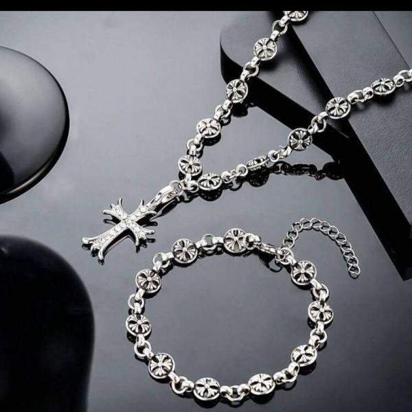 Men and Women Stainless Steel Necklace and bracelet